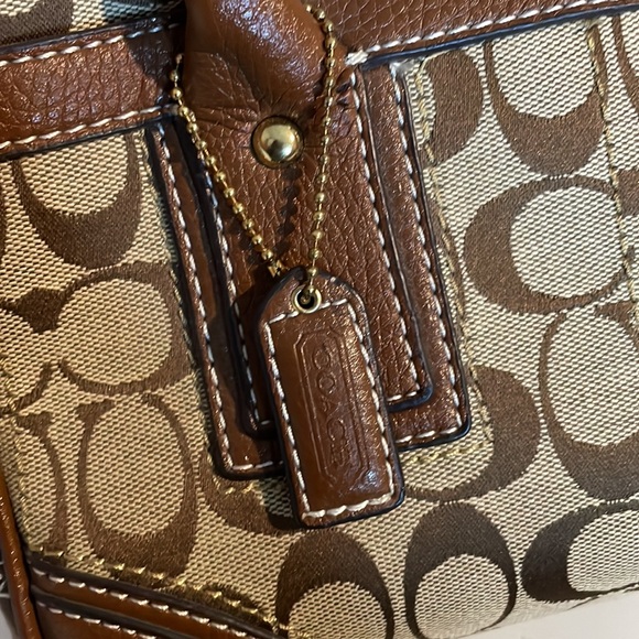 Sold! Coach Vintage Hampton Purse - Picture 5 of 17